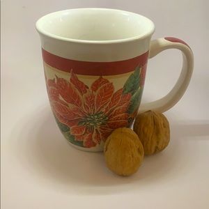 Royal Norfolk 12 oz. Poinsettia Mug
